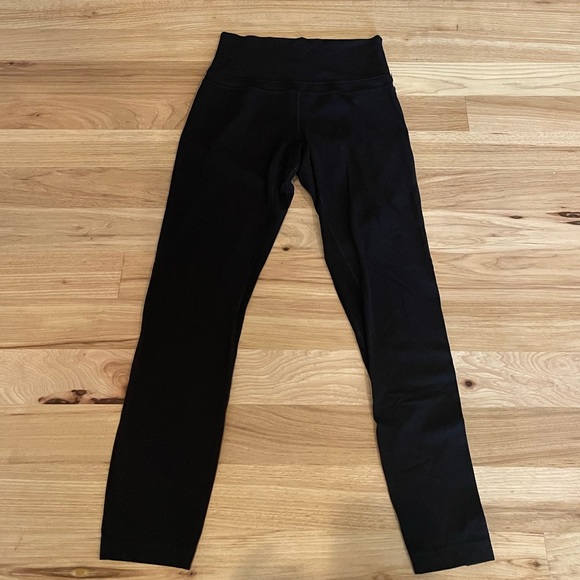 Pre-loved Lululemon leggings.Size dot is gone-but I believe they’re a size 4 :) - Picture 1 of 3